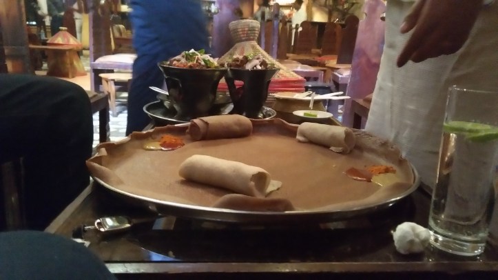 Yemeğimizin konulacağı tepsi